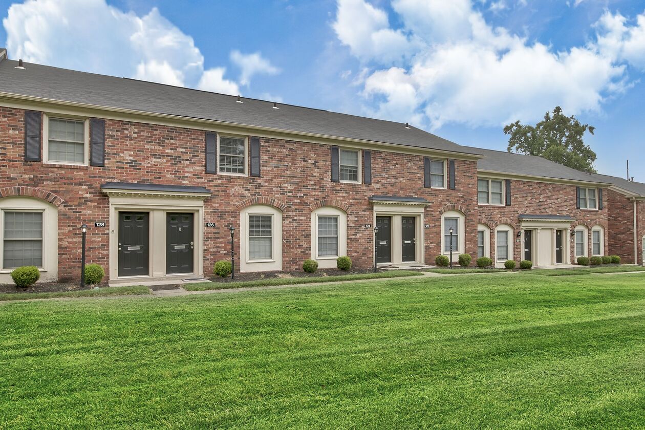 Charlestown of Douglass Hills Apartments Image 2