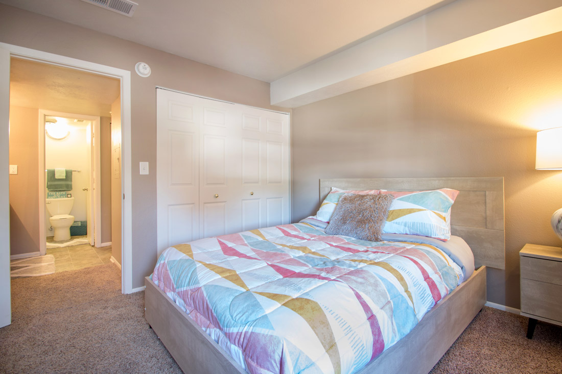 Royalwood Apartments Image 9