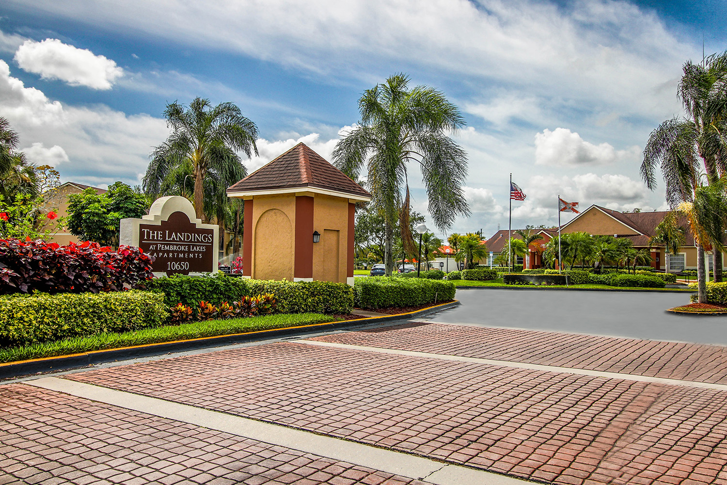 The Landings at Pembroke Lakes Apartments Image 4
