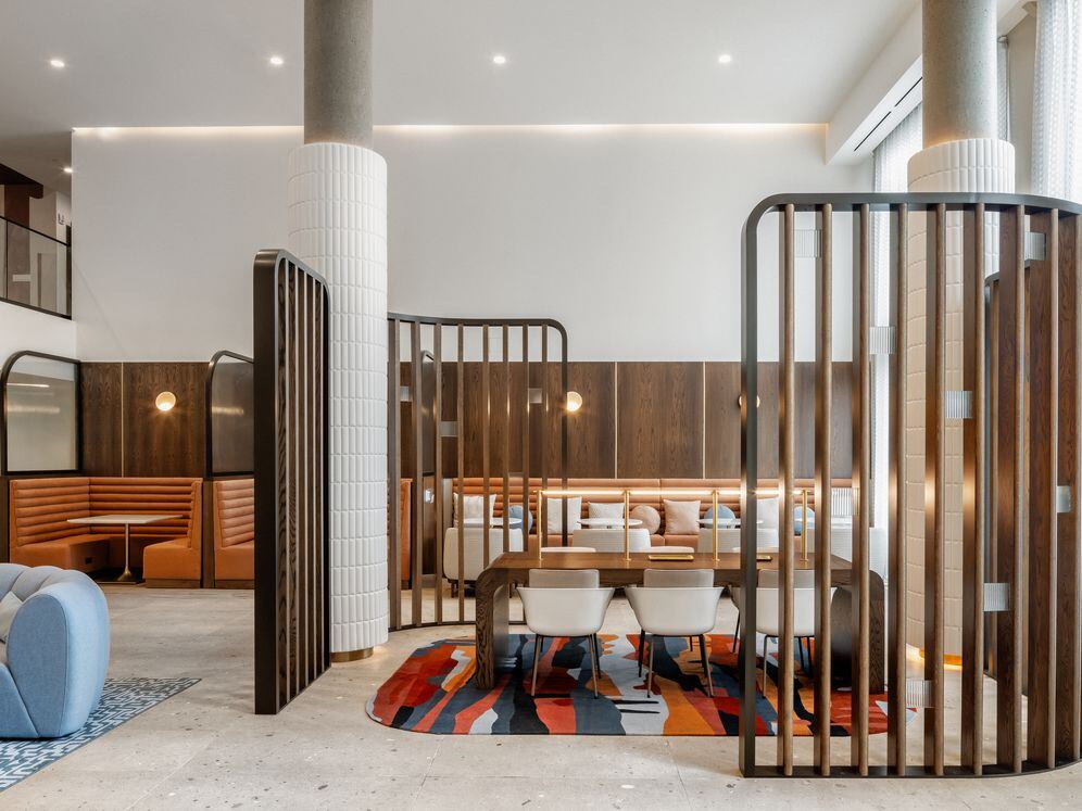 Lounge with coworking spaces