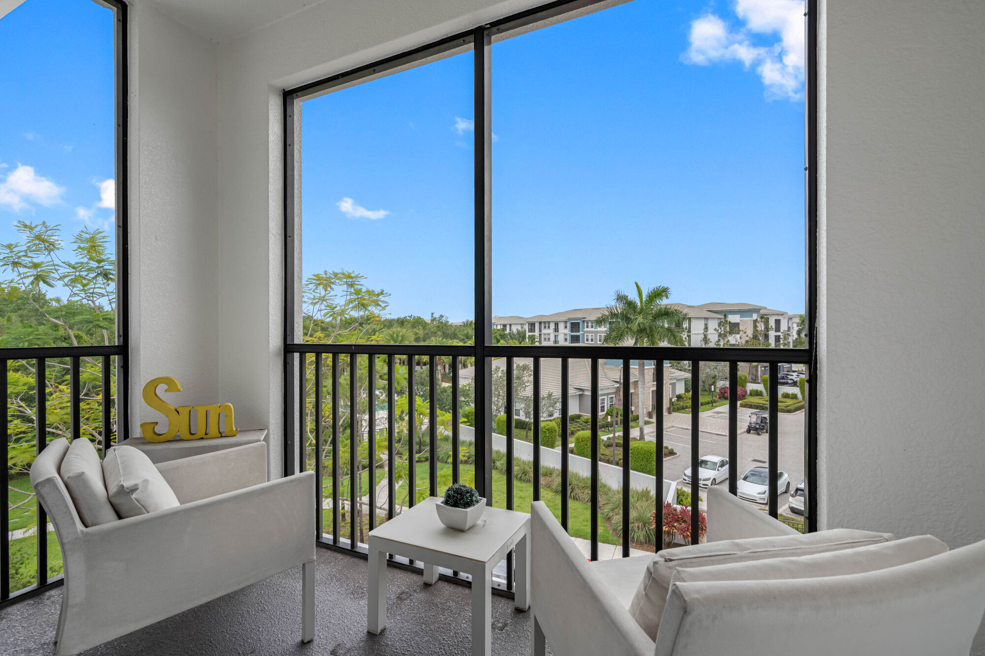 Axis Wellington Green Image 13