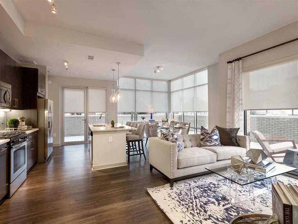 Venue Brookwood Apartments Image 6