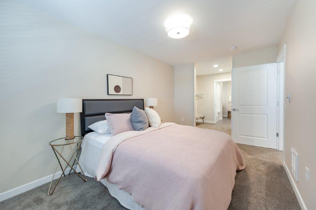2x2 | Bedroom