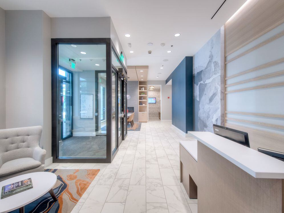 2800 Building Lobby with concierge