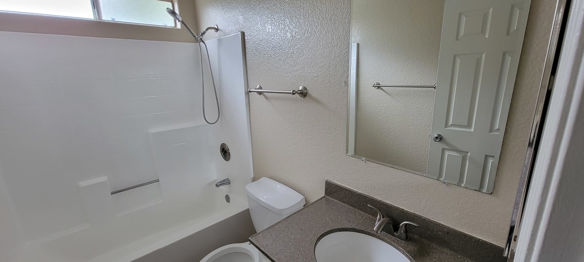 Lakeshore Terrace Image 8