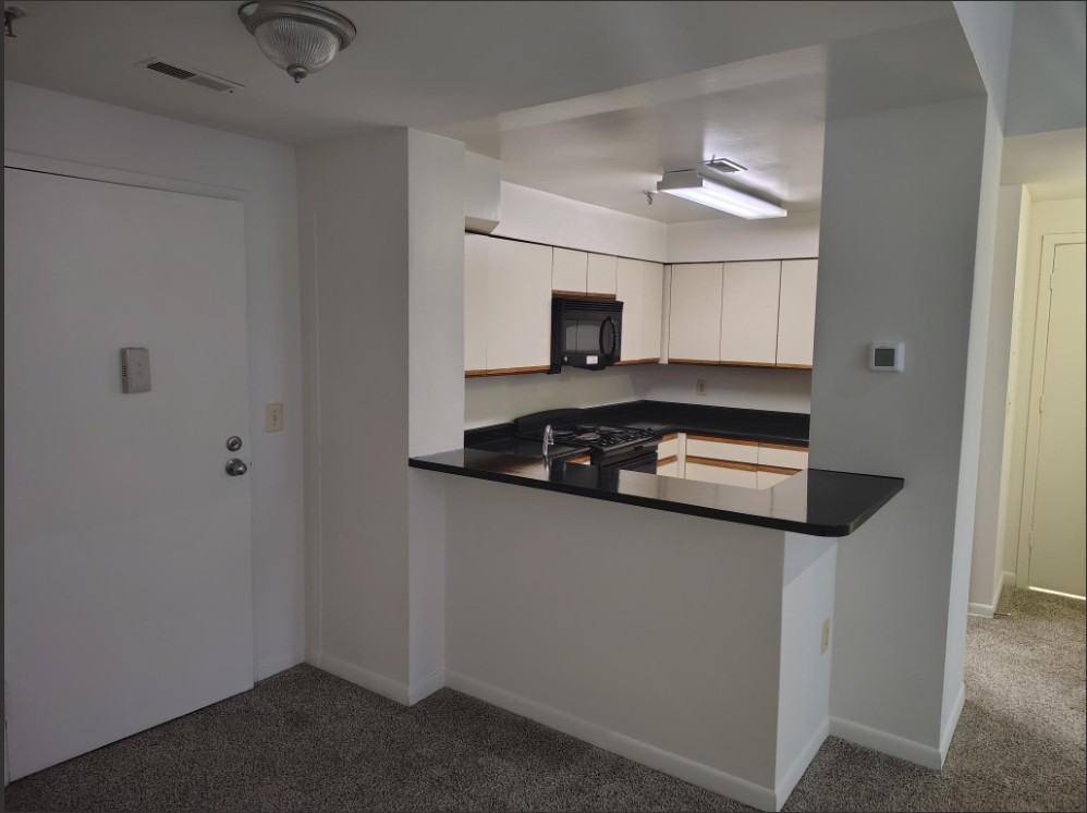 Marlboro Classic Apt & Redwood Square Image 22