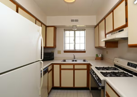 Orchard Lakes  Image 6