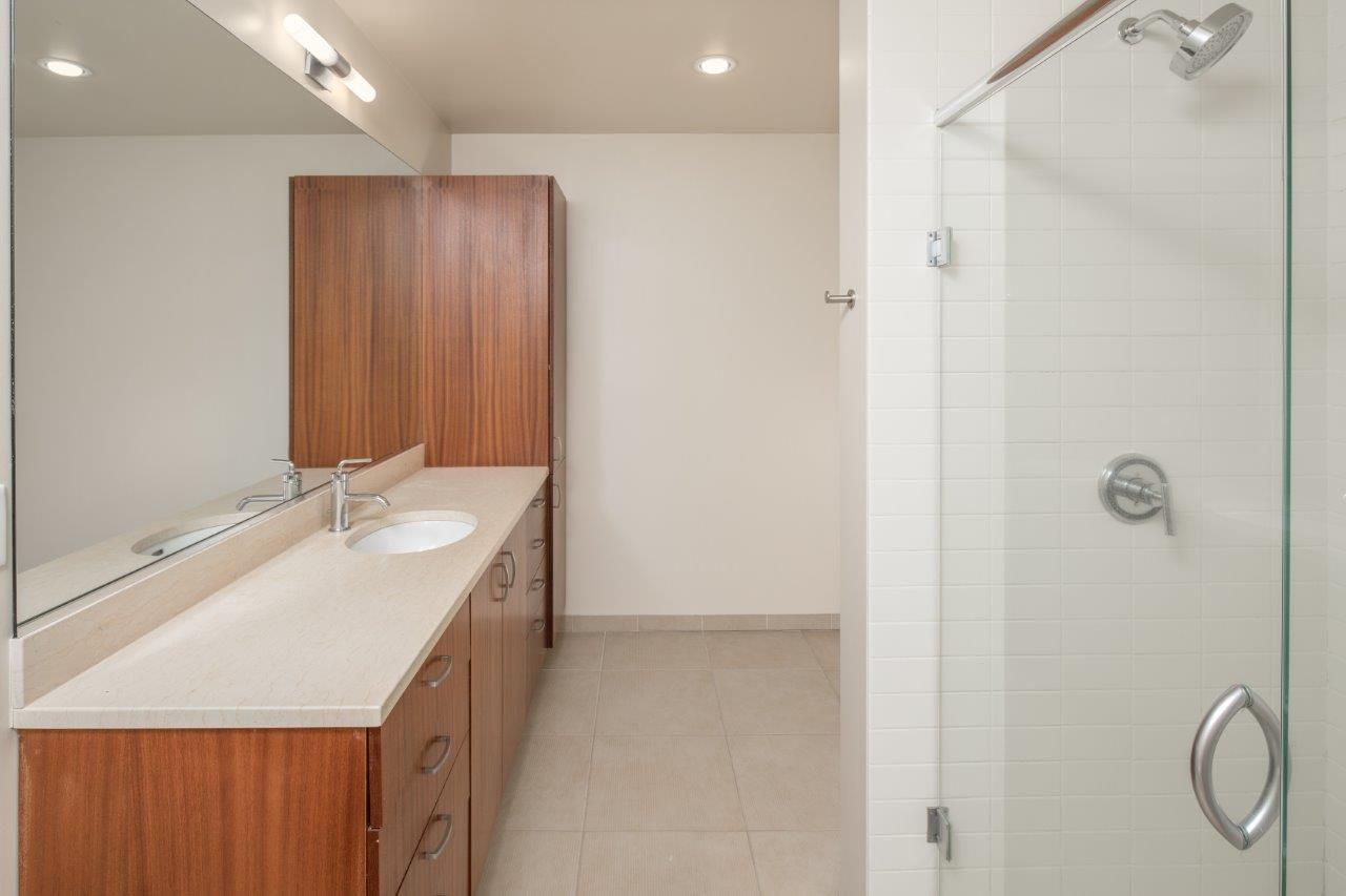 2x2 | Bath