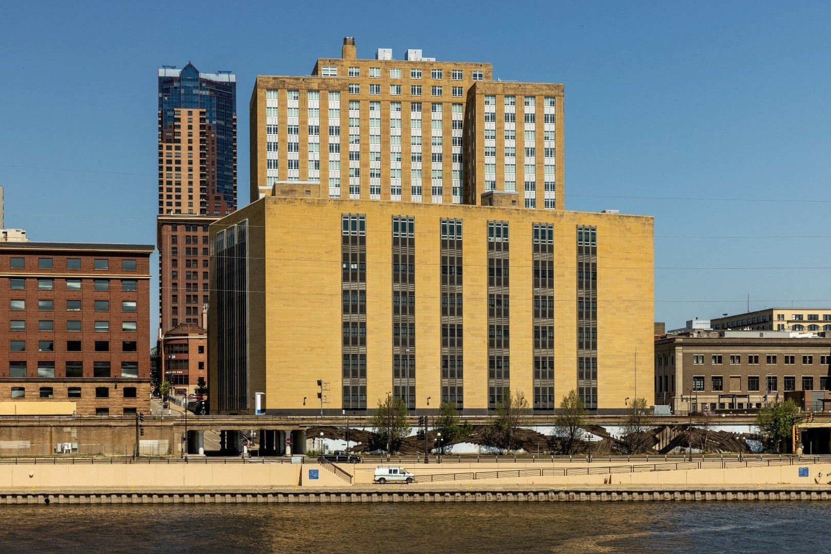 Custom House Image 78