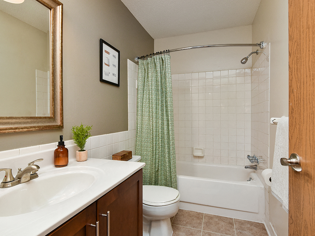 Lancaster Village Apartments Image 17