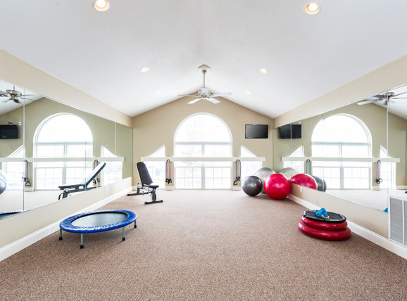 Island Club Apartments Image 9