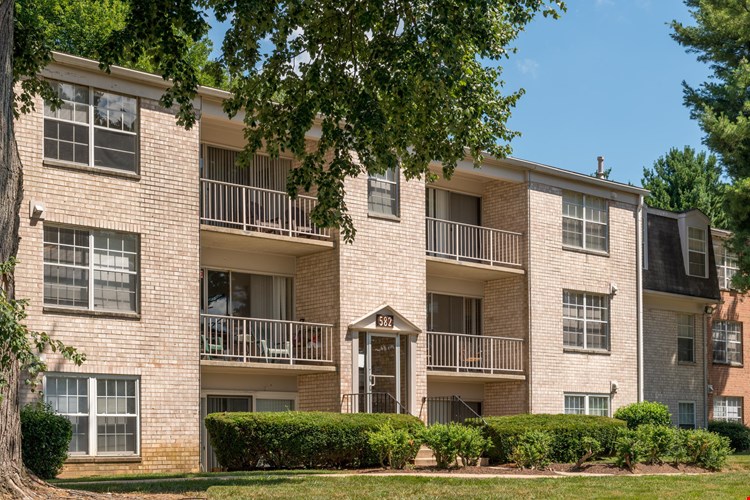 Scarborough Square Townhomes & Apartments Image 1