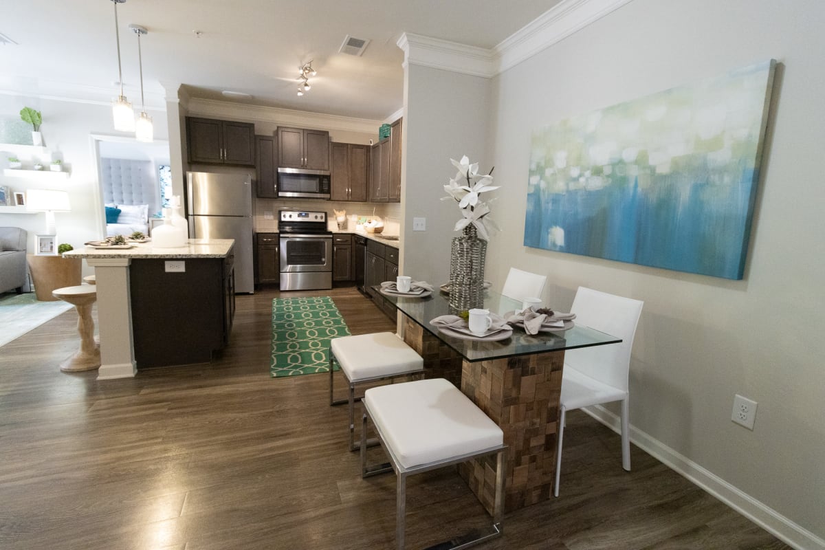 Crest at Laurel Canyon Image 7