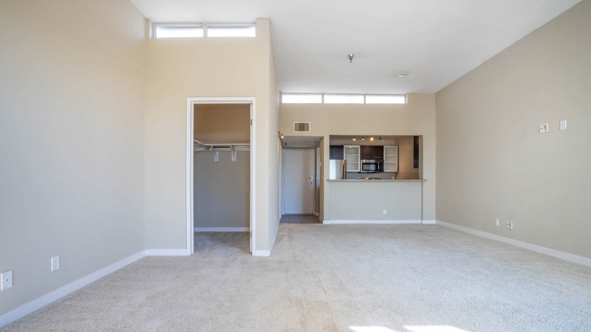 Vantage Hollywood Image 12