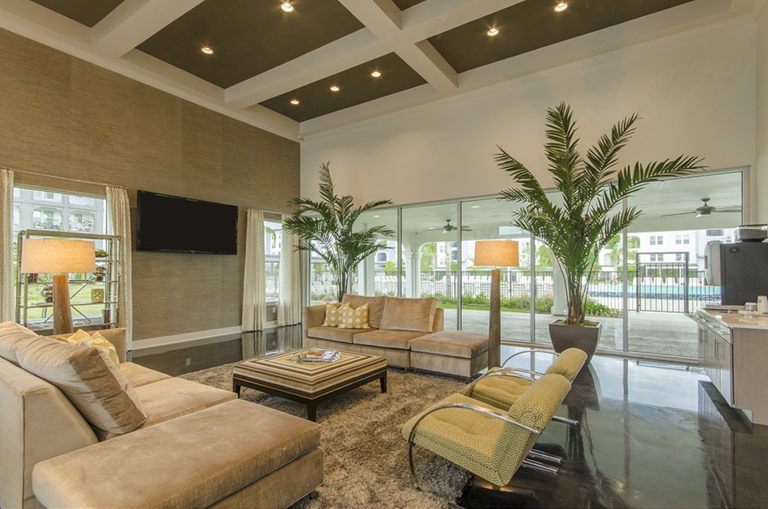 The Towers Woodland Image 4