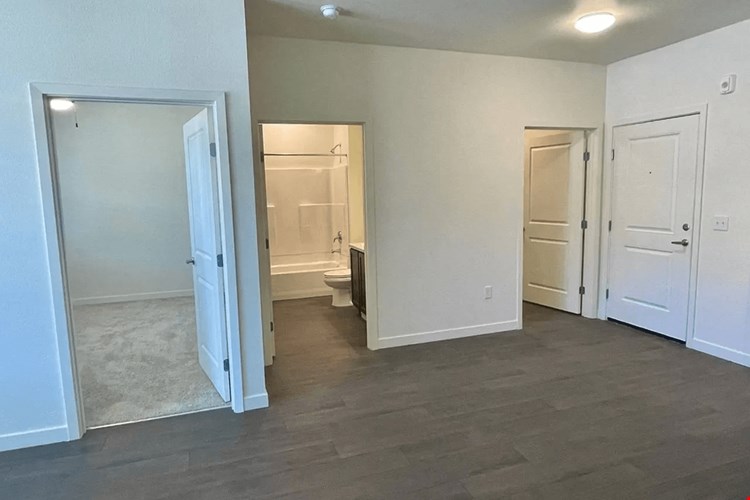Range View Apartments  Image 30