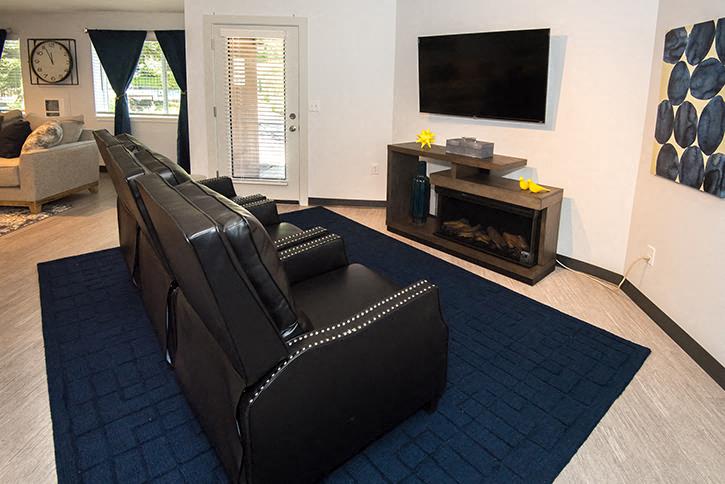 Royal Oaks Apartments Image 12