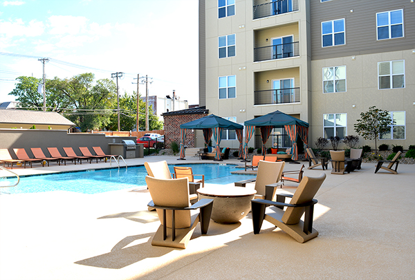 The Piazza on West Pine Image 3