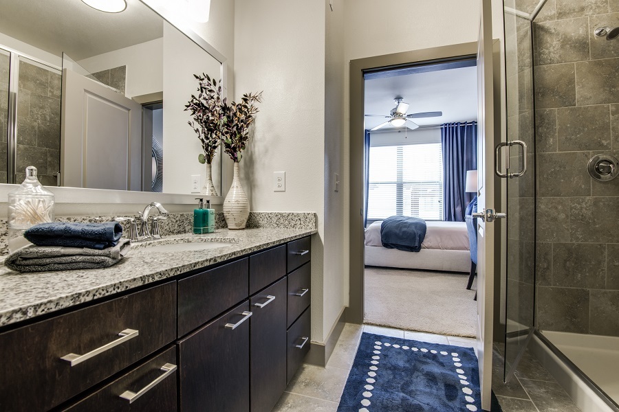  Henley at the Rim Image 8