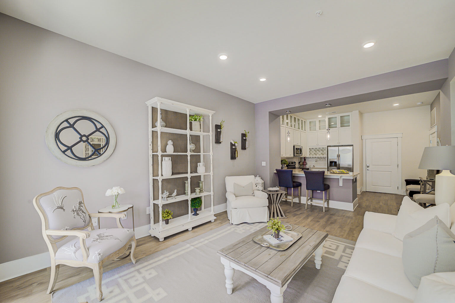 Holly Crest Image 33