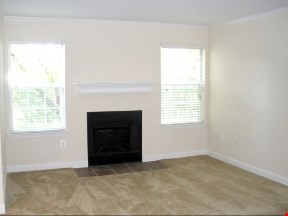 Lincoln Woods Apartments Image 5