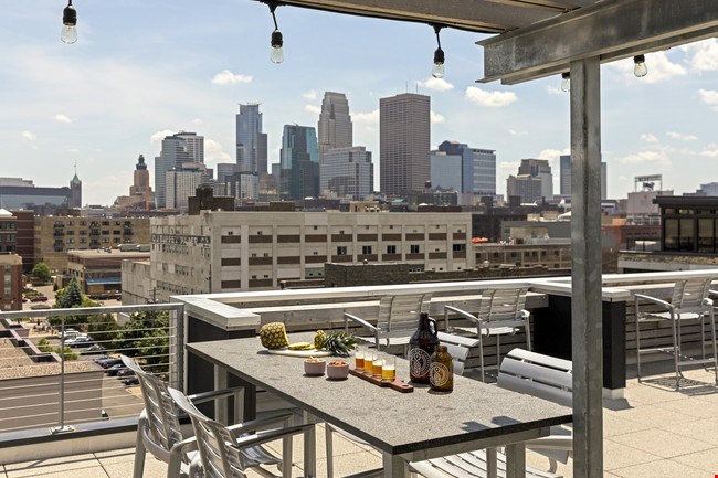 NoLo Living South (North Loop) Image 3