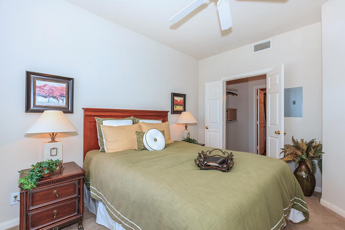 Crescent Apartments Image 17