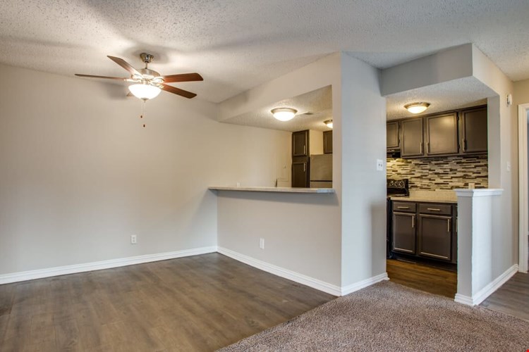 Decker Apartment Homes Image 4