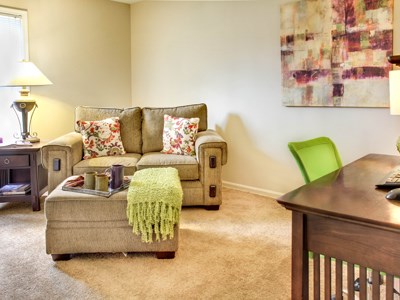 Colonial Park Townhomes Image 3