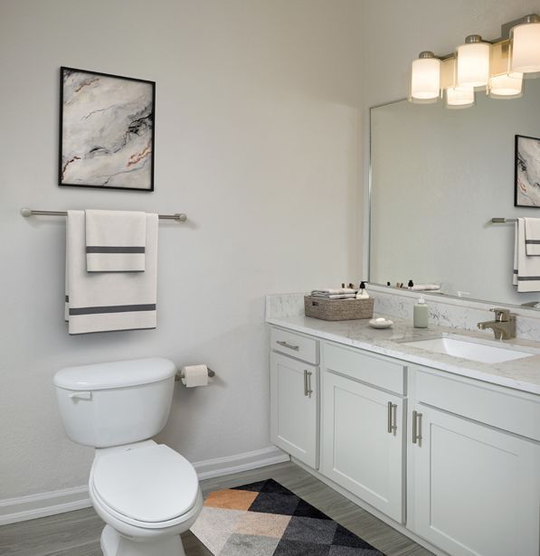 Camden Visconti Image 4