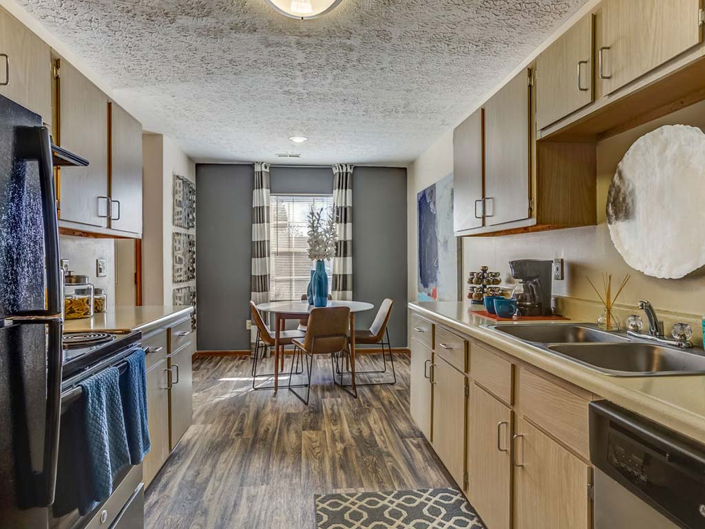 Heathermoor and Bedford Commons Apartments Image 9