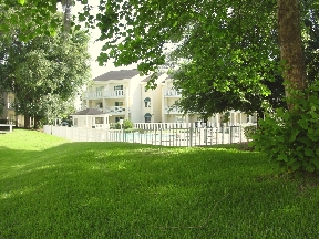 Oakbrook Walk Image 2