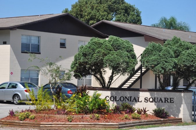 Colonial Square Apartments Image 1