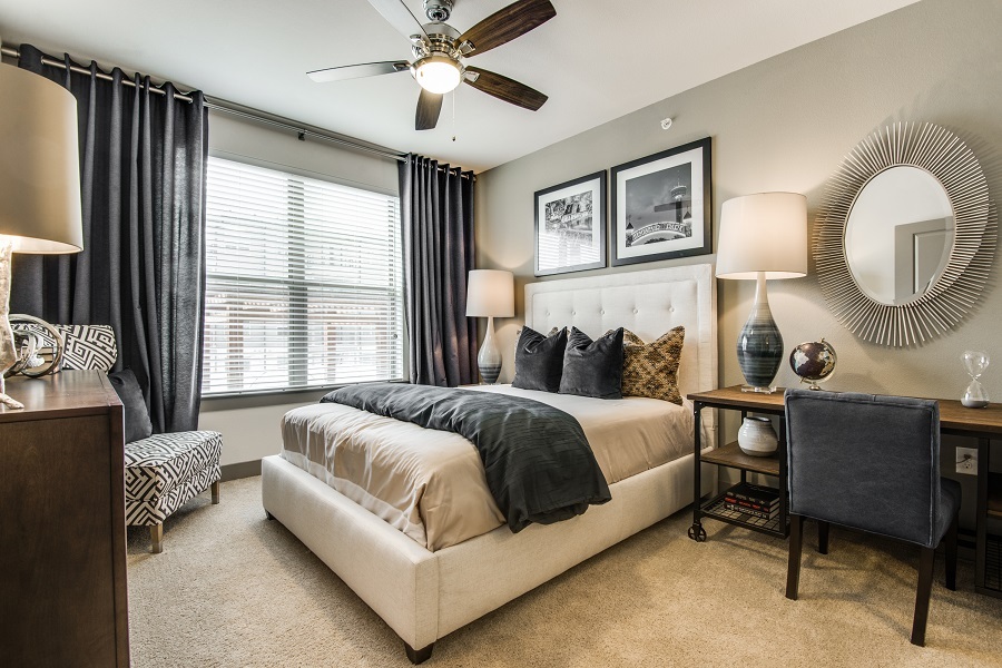  Henley at the Rim Image 7