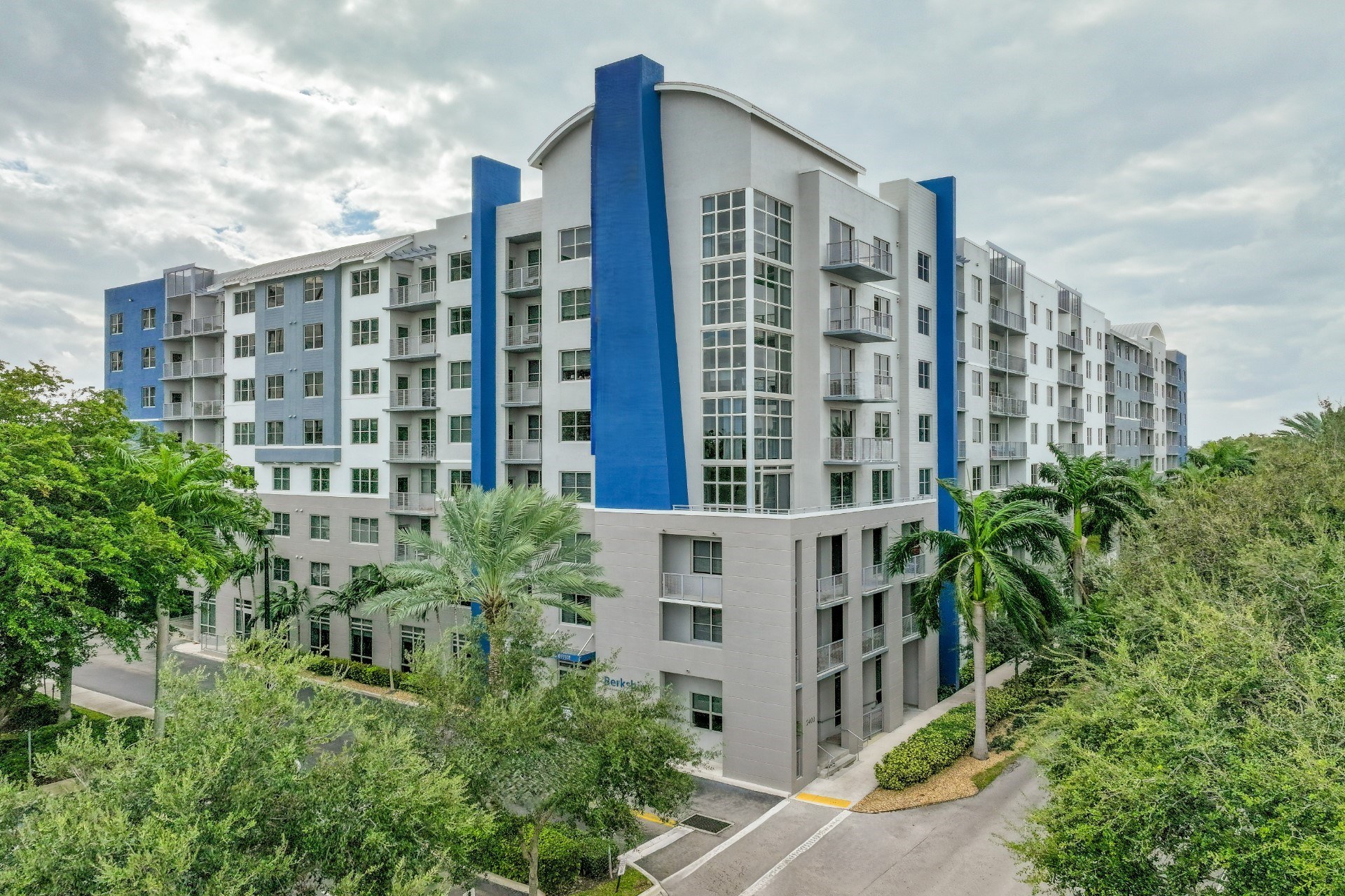 Berkshire Lauderdale By The Sea Image 27