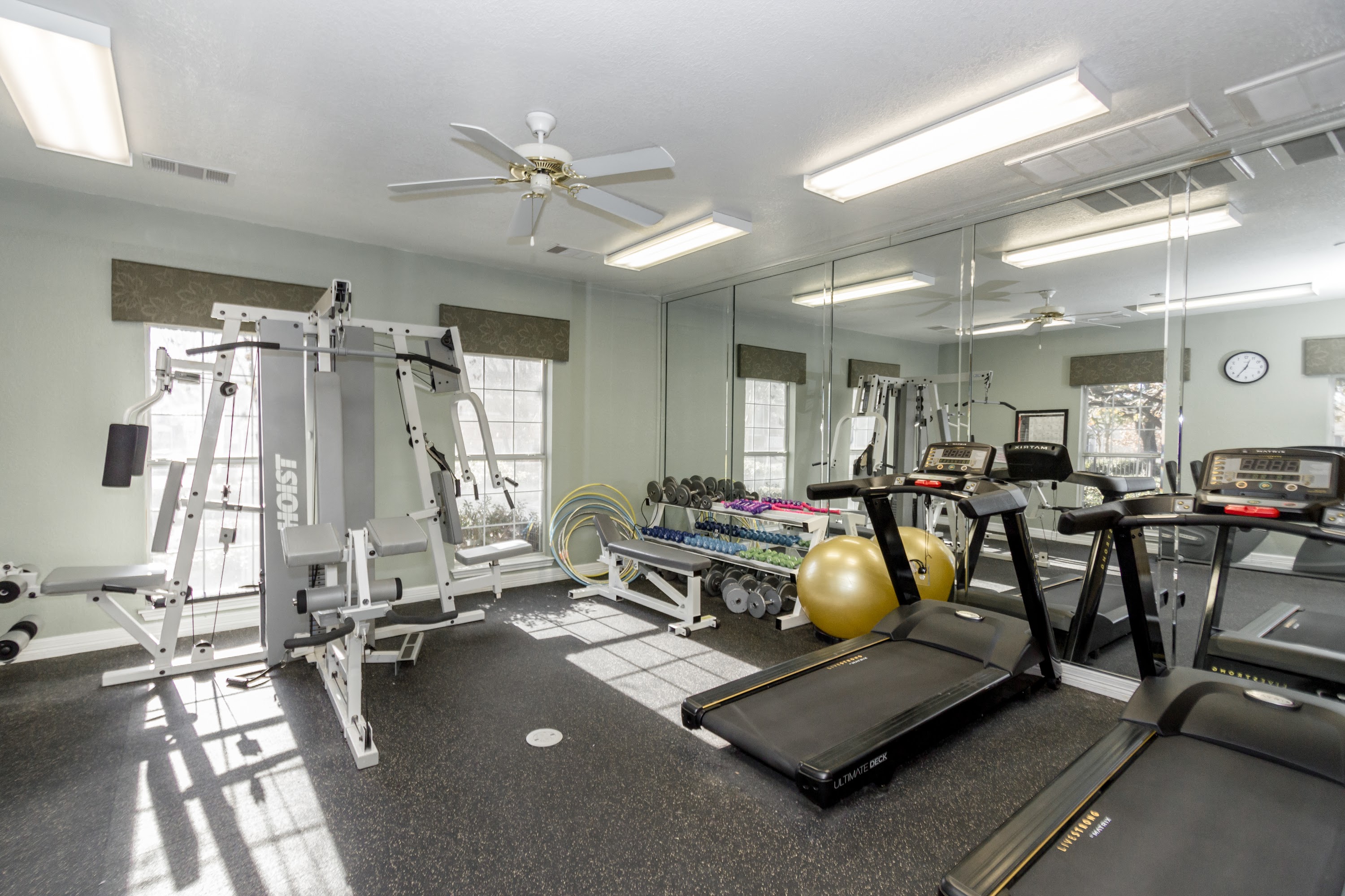 Residence at the Oaks Image 6