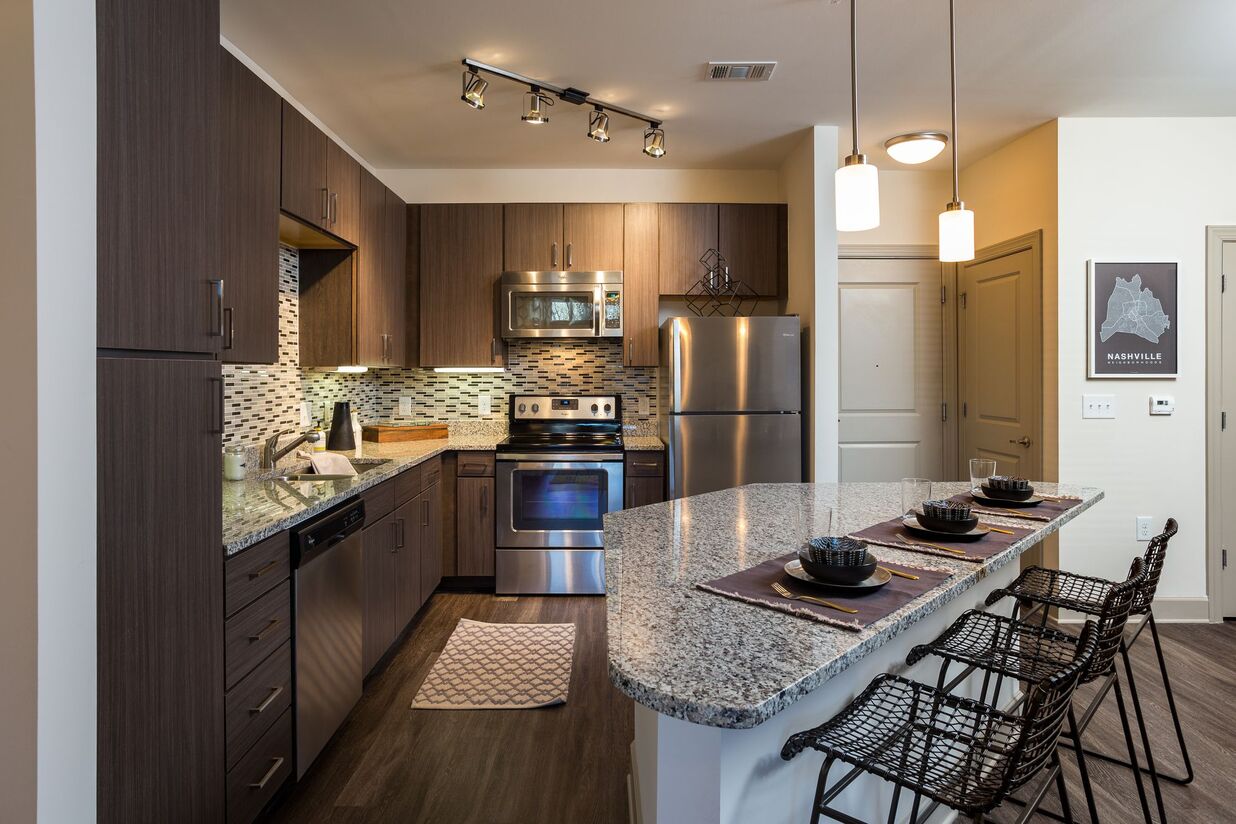 One Metrocenter Image 23