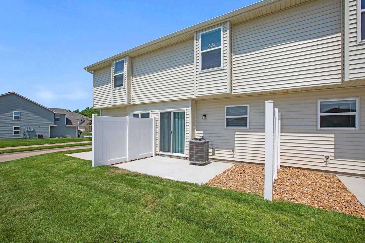 Oak Woods Townhomes Image 2