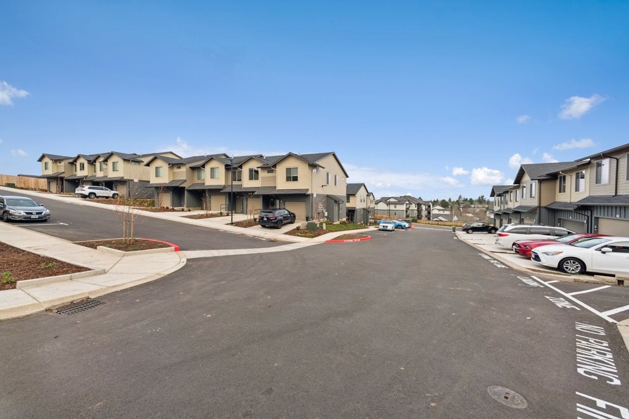 Titan Hill Townhomes Image 4