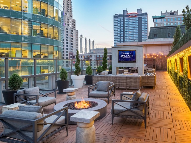 One Light Luxury Apartments Image 13