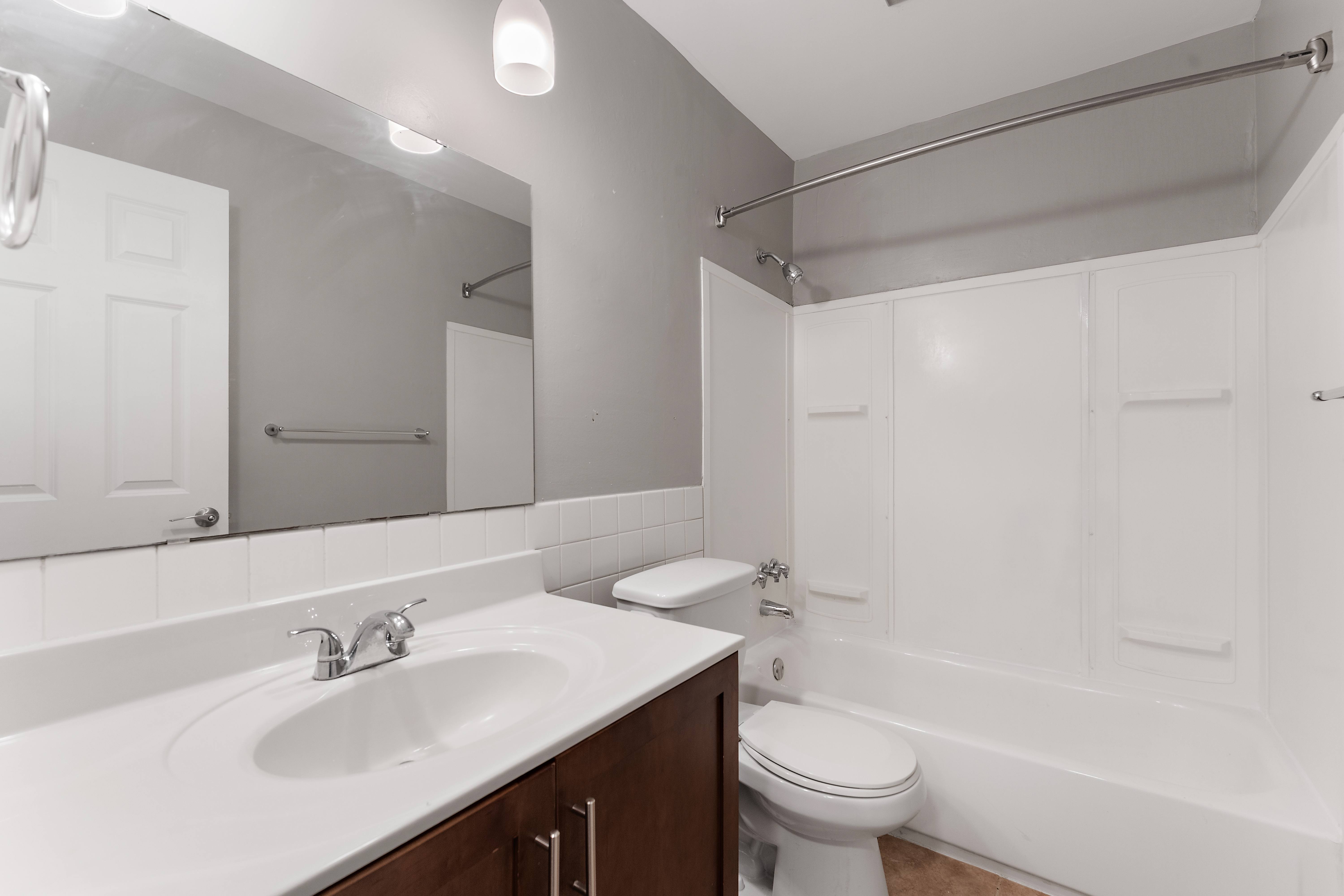 Lancaster Village Apartments Image 23