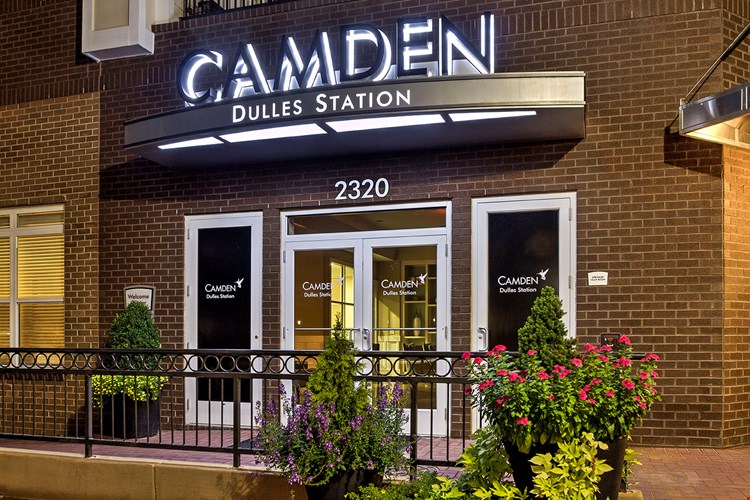 Camden Dulles Station Image 38