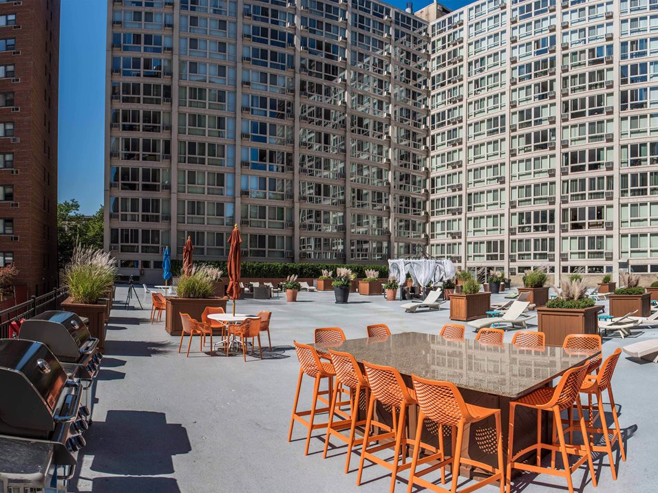 The Van Der Rohe Image 15