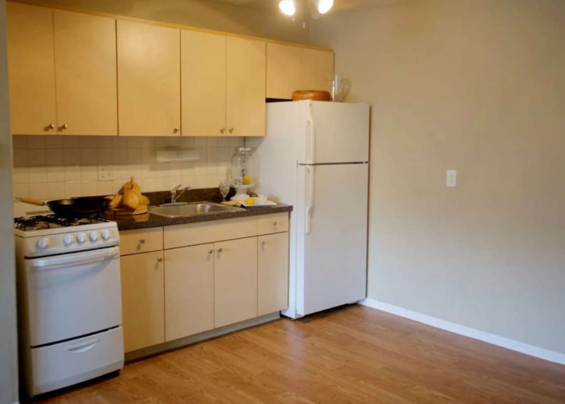 Kingsbury Plaza Image 1