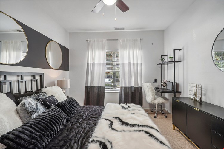 Lincoln at Fair Oaks Image 14