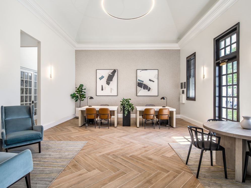 Lobby and leasing office