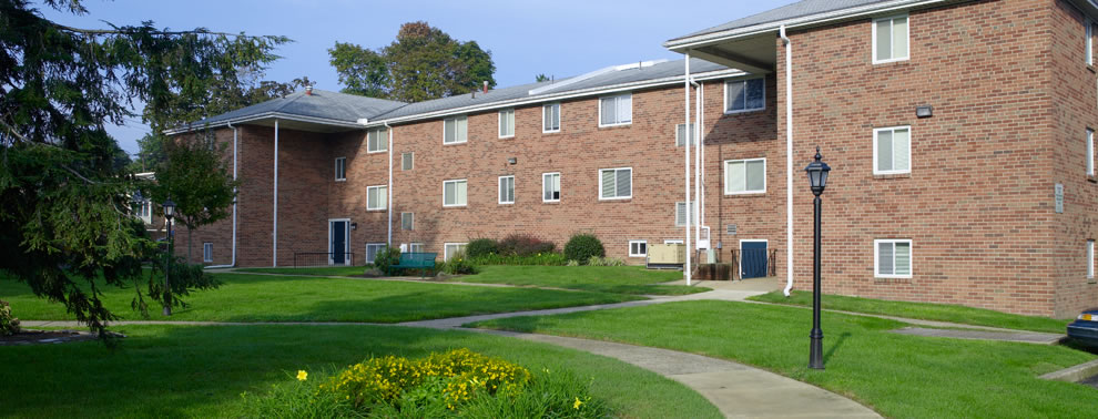 Pine Manor Image 2