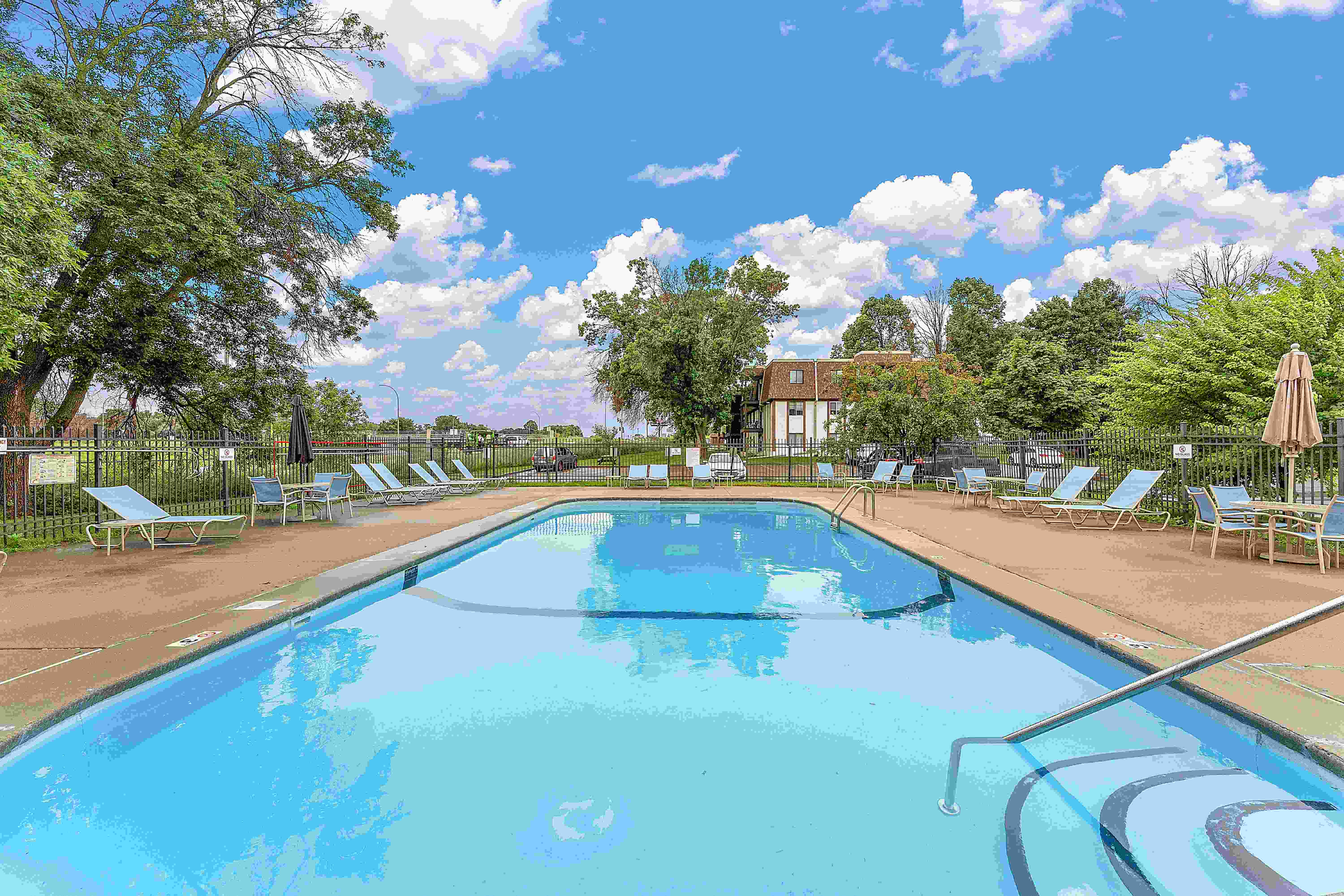 Lancaster Village Apartments Image 3