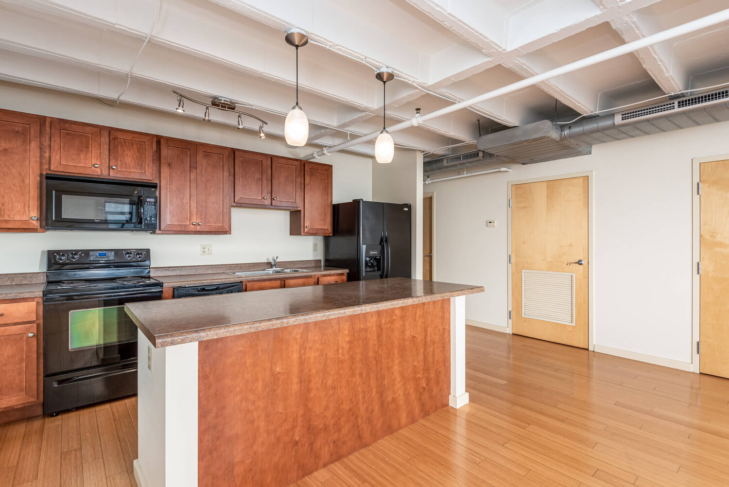 Storyboard on Pine Image 9