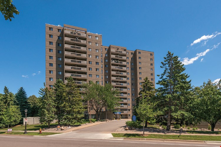 Pathways on the Park Image 1